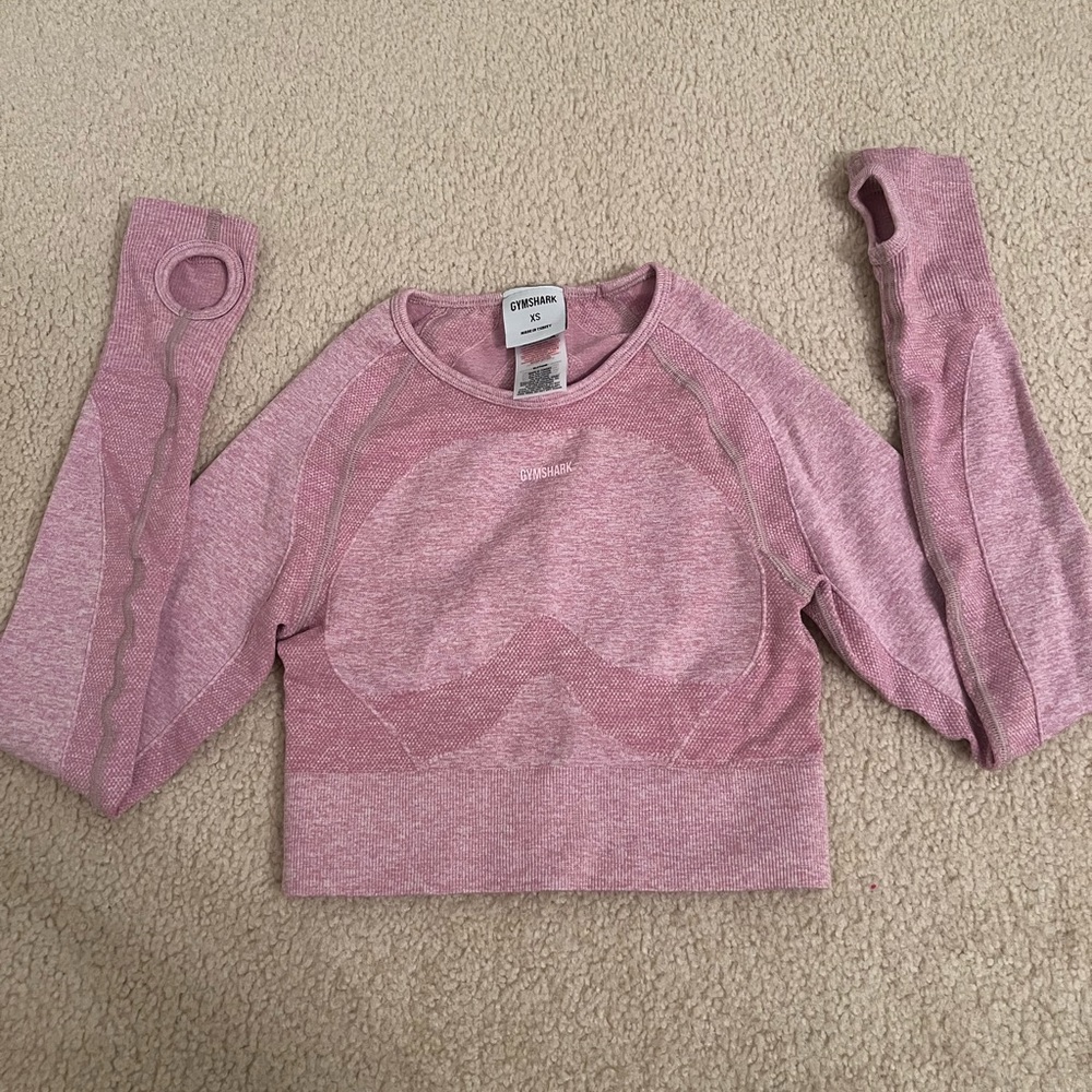 Cropped Gymshark long sleeve workout top